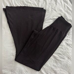 Aeire Offline super flare leggings, sz large, black